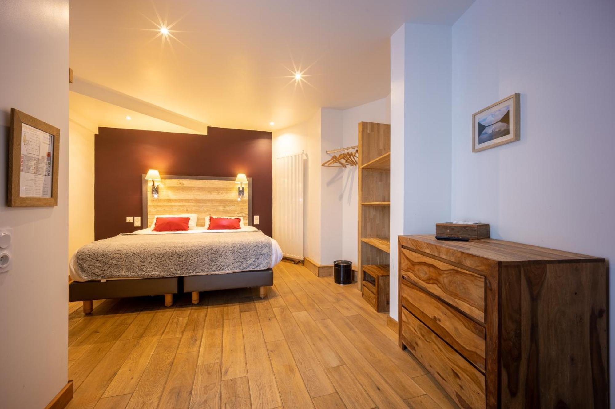 Le Christiania Hotel Saint-Lary-Soulan Eksteriør billede