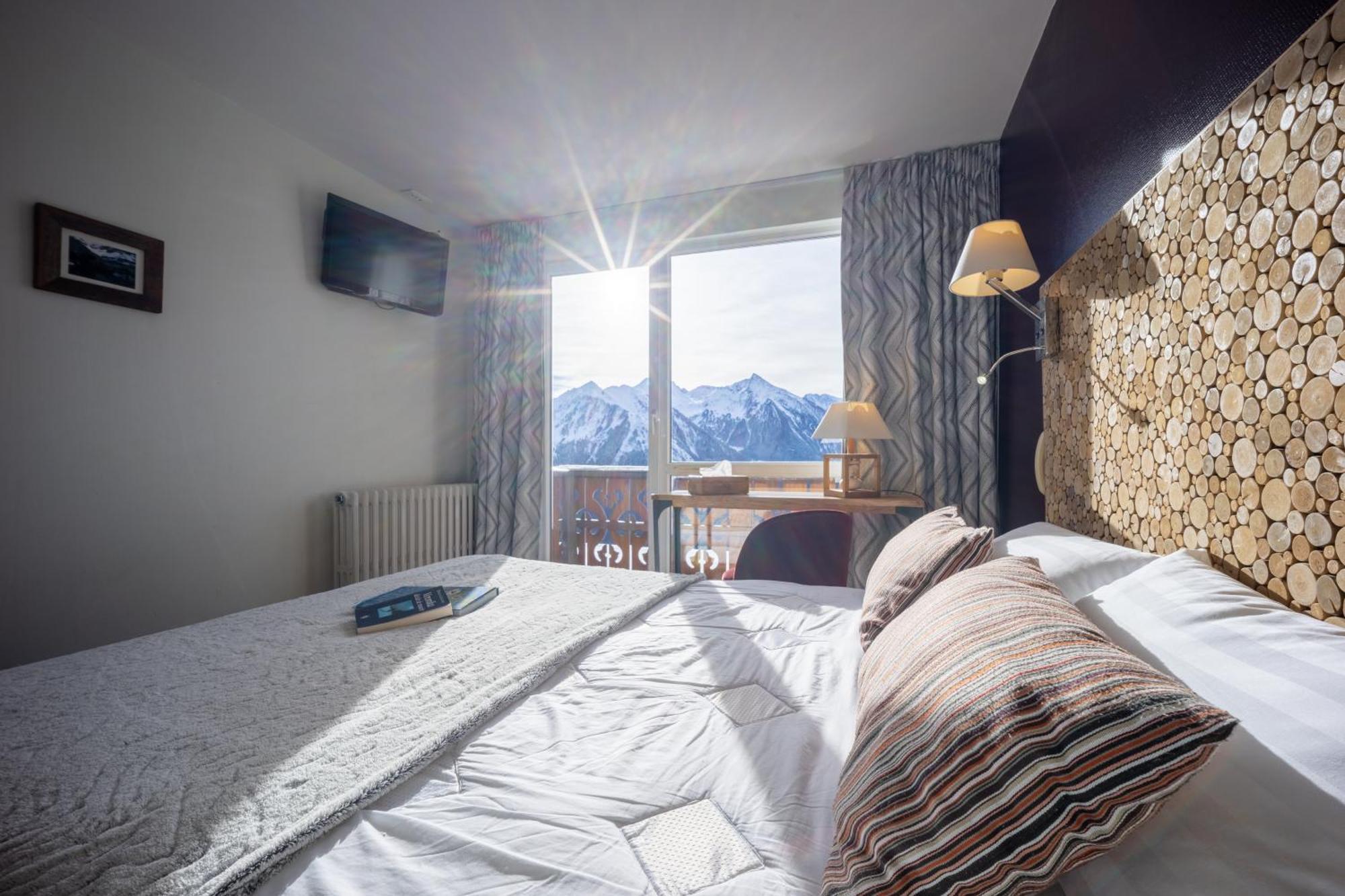 Le Christiania Hotel Saint-Lary-Soulan Eksteriør billede